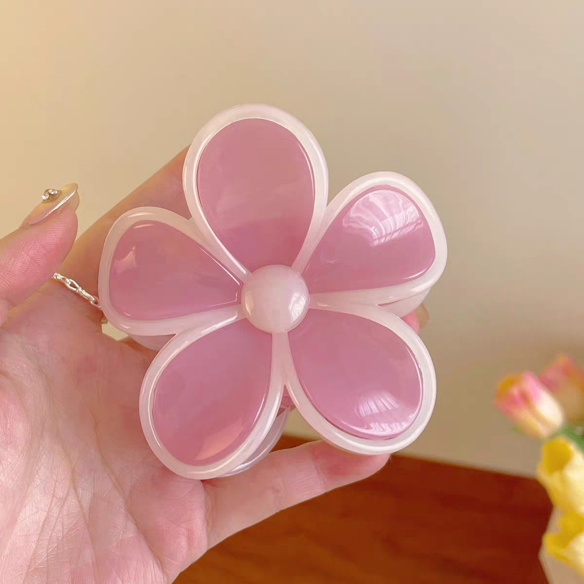 Pastel Flower Hair Clip – Translucent Daisy Design